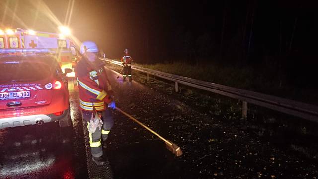 DSC_0000_BURST20190616032658997 groß.jpg